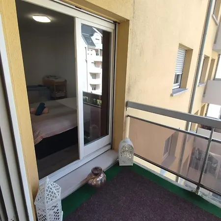 Douillet-kanamappart-euroairport Apartment *